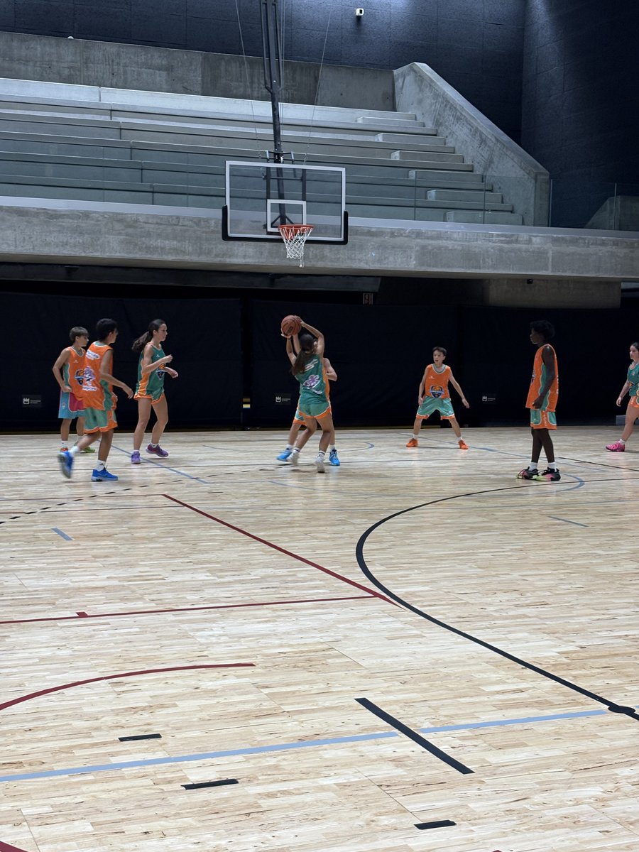 FBCyL's tweet photo. 🏀 ¡Cada día un nuevo reto! ���

🔥 Seguimos trabajando y mejorando en el Campus de Aveiro 🇵🇹☀️ https://t.co/PoitgWdVSt