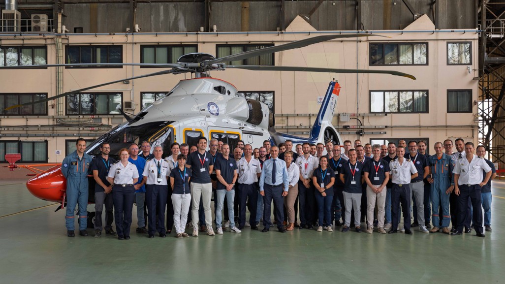 DG_Armement's tweet photo. [#CombatCollaboratif ✈️ ] La révolution est en cours

J’ai assisté au VIP day organisé par DGA Essais en vol #DGAEV à Istres

➡️ Une journée dédiée au combat collaboratif qui a rassemblé DGA, forces et industriels pour se structurer, réfléchir et développer de nouvelles capacités https://t.co/WAGiQYnpPC