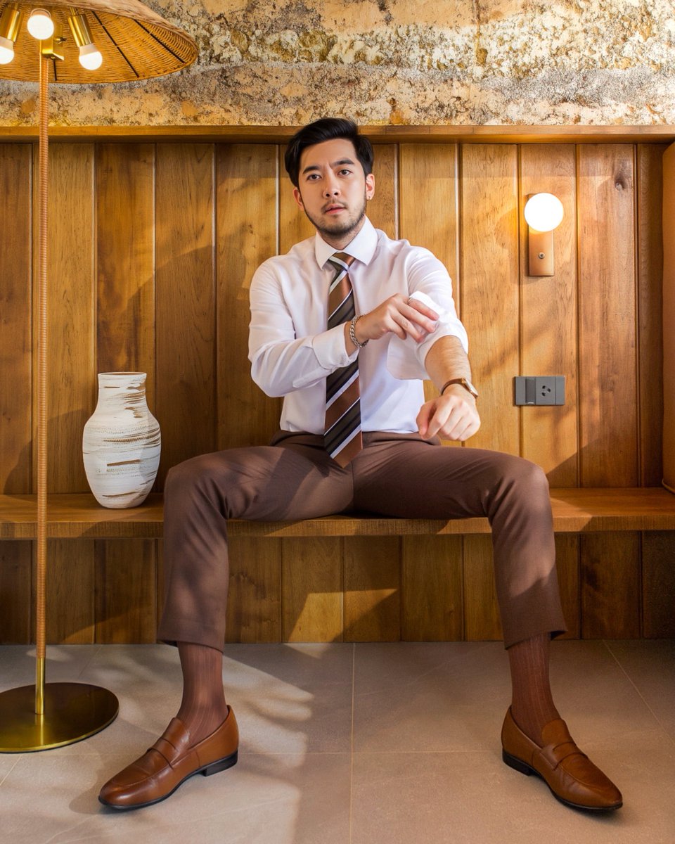 tungbeer's tweet photo. Keep Calm and Wait For Me…

#iBeerAtFurusatoShack #FurusatoShack #SuitAndTie #iBeerOnVacation #TripperSnap https://t.co/Be8FrL7aEG