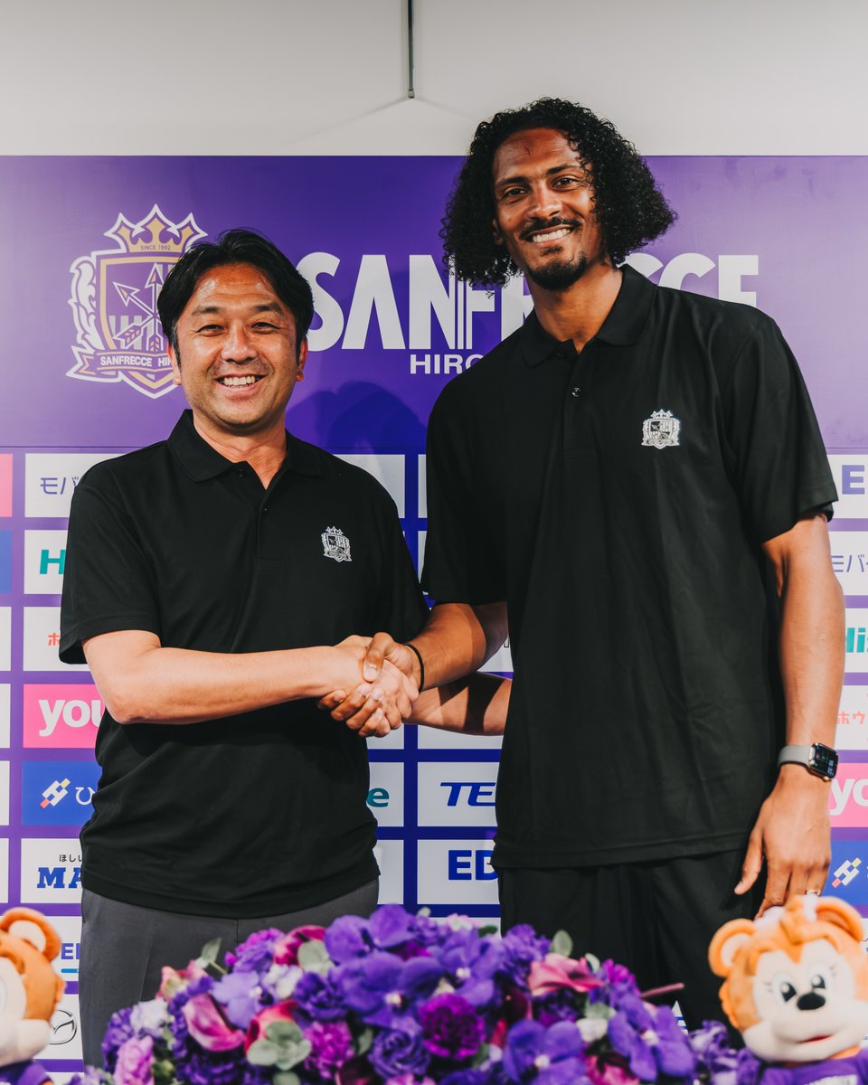sanfrecce_SFC's tweet photo. 𝐖𝐄𝐋𝐂𝐎𝐌𝐄 𝐓𝐎 𝐇𝐈𝐑𝐎𝐒𝐇𝐈𝐌𝐀💜
本日、エディオンピースウイング広島にてセバスティアン・アレー選手の新加入会見が行われました📸

#セバスティアンアレー
#sanfrecce #ONEVIOLET https://t.co/mac7fd8Zx8