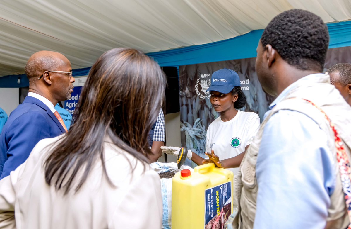 WFP_Rwanda_CD's tweet photo. From skills to markets, ideas to income. At #RwandaAgriShow2026, young agripreneurs supported through #ShoraNeza, with support from @MastercardFdn, are proving that the right skills + market access = reliable income. Visit the @WFP🇷🇼pavilion & meet the entrepreneurs! #FoodSystems https://t.co/lwt9Df3d6l