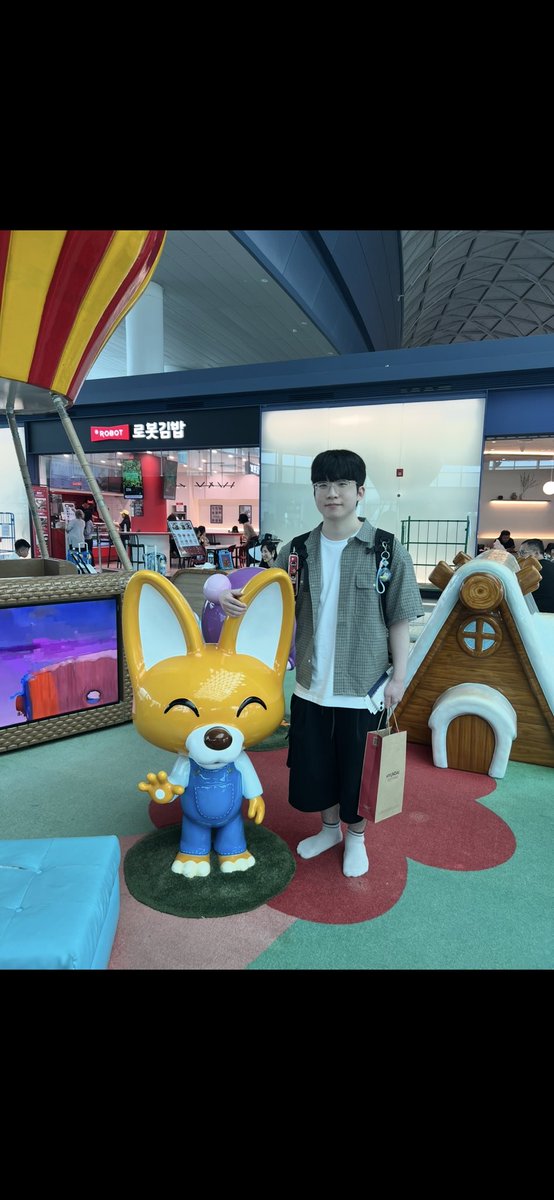 mes1er's tweet photo. 와~ 나 진짜 레전드 함박웃음 지음 https://t.co/0ieg4q8mA3