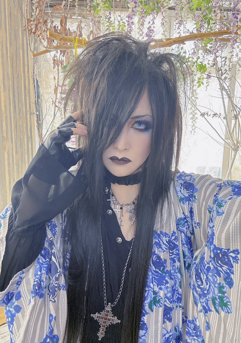 GASKED1's tweet photo. @cutecorestar 57 yo (mana-sama from Malice Mizer and Moi dix Mois) https://t.co/sHMk2XvtPE