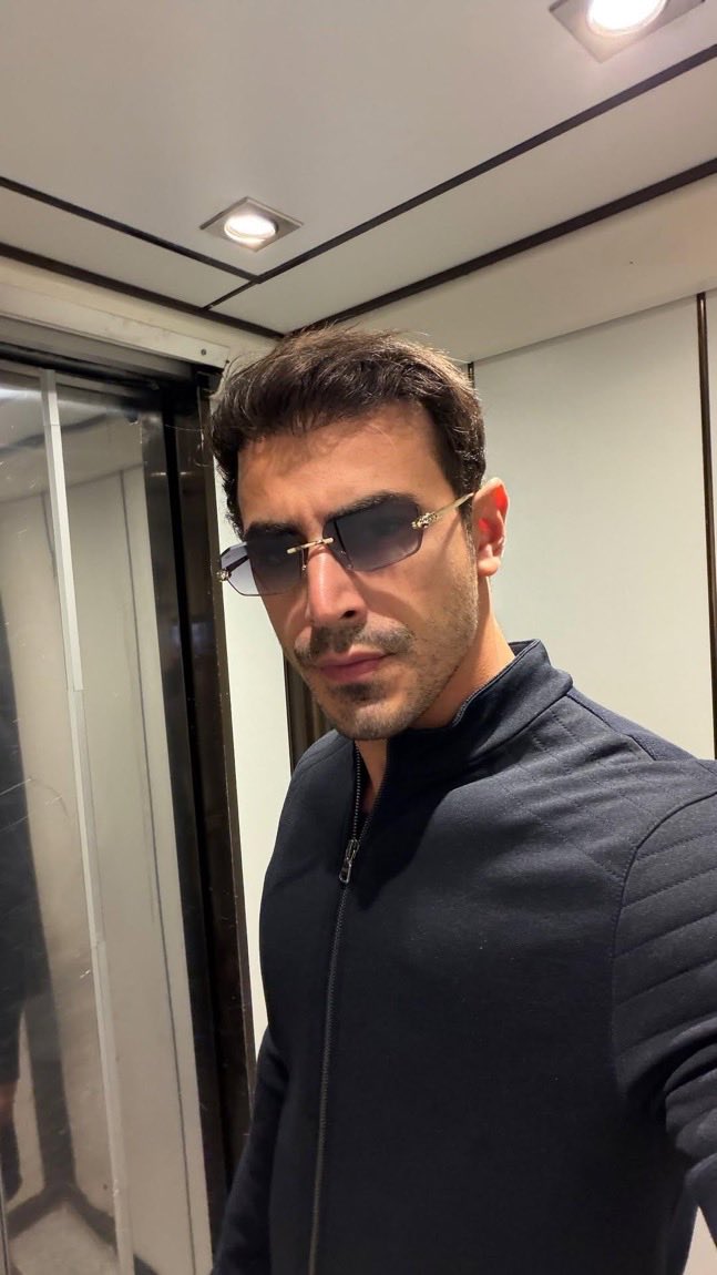 CaterinaMonteb4's tweet photo. Every look suits him perfectly… but the truth is, he’s the one who makes every look unforgettable. 🫠✨❤️‍🔥

 #Arafta || #EminGünenç 
@emingunenc_ https://t.co/QYpbufWIux