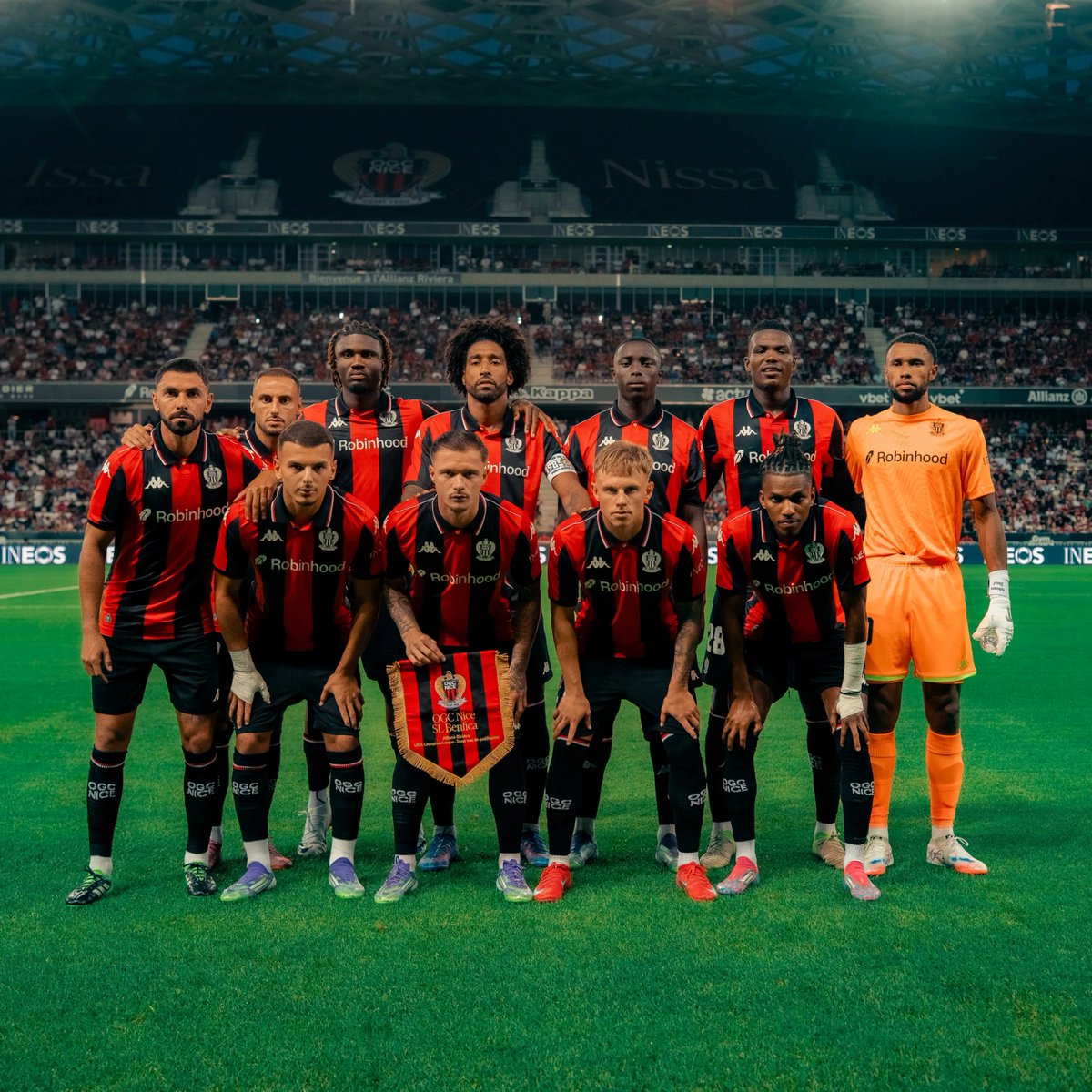 goalsside's tweet photo. 🚨🚨| JUST IN: Nice players must clock in every morning and not speak english upon arriving at the club. 😳

This is a measure taken by sporting director Roger Ricort and coach Olivier Pantaloni.

everyone eats together and the sporting director organizes individual meetings every morning.

{@lequipe}