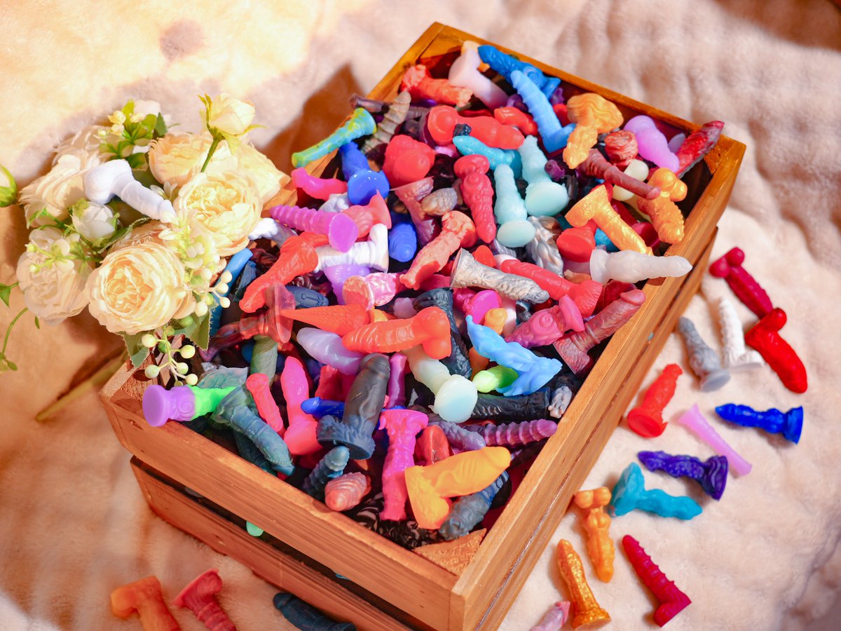 ToysJuliet's tweet photo. 🎉 Guess & Win FREE SHIPPING! 🎉
Happy Friday! Let’s play a quick guessing game 👀
How many little dongs are hiding in the picture?

🔮 The 3 closest guesses win FREE SHIPPING!

How to enter:
1️⃣ Comment your guess
2️⃣ Like & Retweet this post

📅 Winners announced: July 28, 11:59 PM PST
Good luck! 🍀💖