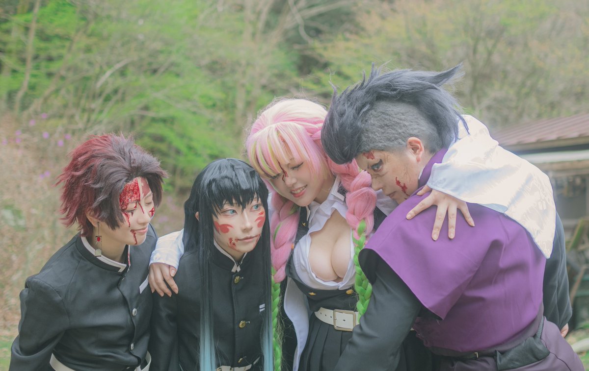 hikomaple's tweet photo. ※コスプレ / 血糊注意

みんなで勝ったよ！！

📷 @kya_ra16 

🌫️ @aoba_11cos 
🍡 @chubichoo777 
🍉 @sueyoshi_cos 
🎴 @hikomaple https://t.co/B4LEpRdCxt
