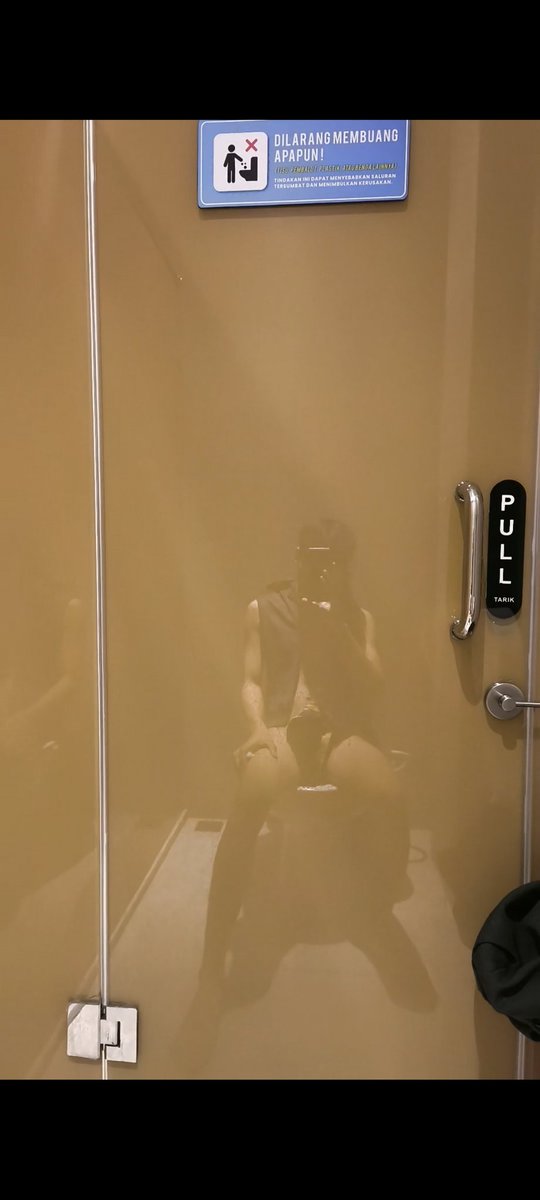 reyyy___09's tweet photo. After gym ya mandi .btw ada yang setuju ngga sabun gym itu wangi banget https://t.co/9IPJTFHtgl