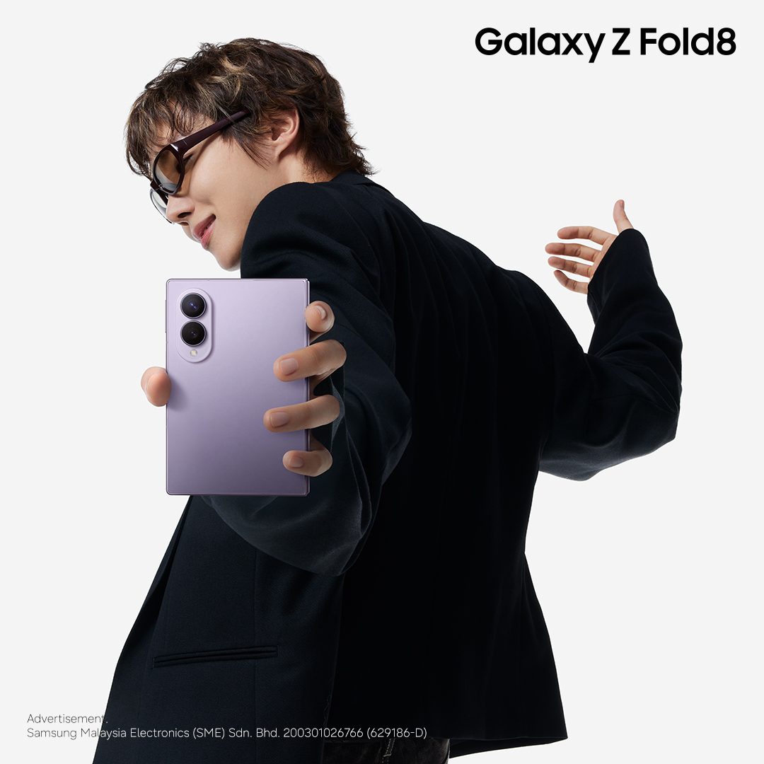SamsungMalaysia's tweet photo. The all-new #GalaxyZFold8 in Lavender sure looks good on j-hope π What do you think of the color? π #GalaxyAI
Watch the Galaxy Unpacked livestream replay on: https://t.co/MNiaVXMqmW
Comment π #GalaxyZFold8 #TalkWithFold if you love j-hope and the new shape π€© https://t.co/GMvrPstJCt