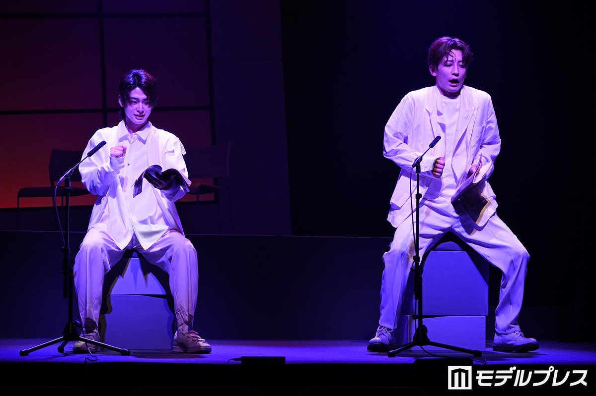 modelpress's tweet photo. 【「朗読劇ROOM2026」囲み取材🛋️】

雨宮翔(GENIC)、佐藤友祐、陳内将、中村旺太郎(ICEx)ら“1人10役”で奮闘

「痩せる朗読劇」高カロリーシーンとは💬

📸ゲネプロ写真
https://t.co/ecP4W7q0dq

「こんなに空調の効いている空間にいるのが信じられないぐらい、汗をかいている瞬間がある」 https://t.co/1CPBLUvw6A