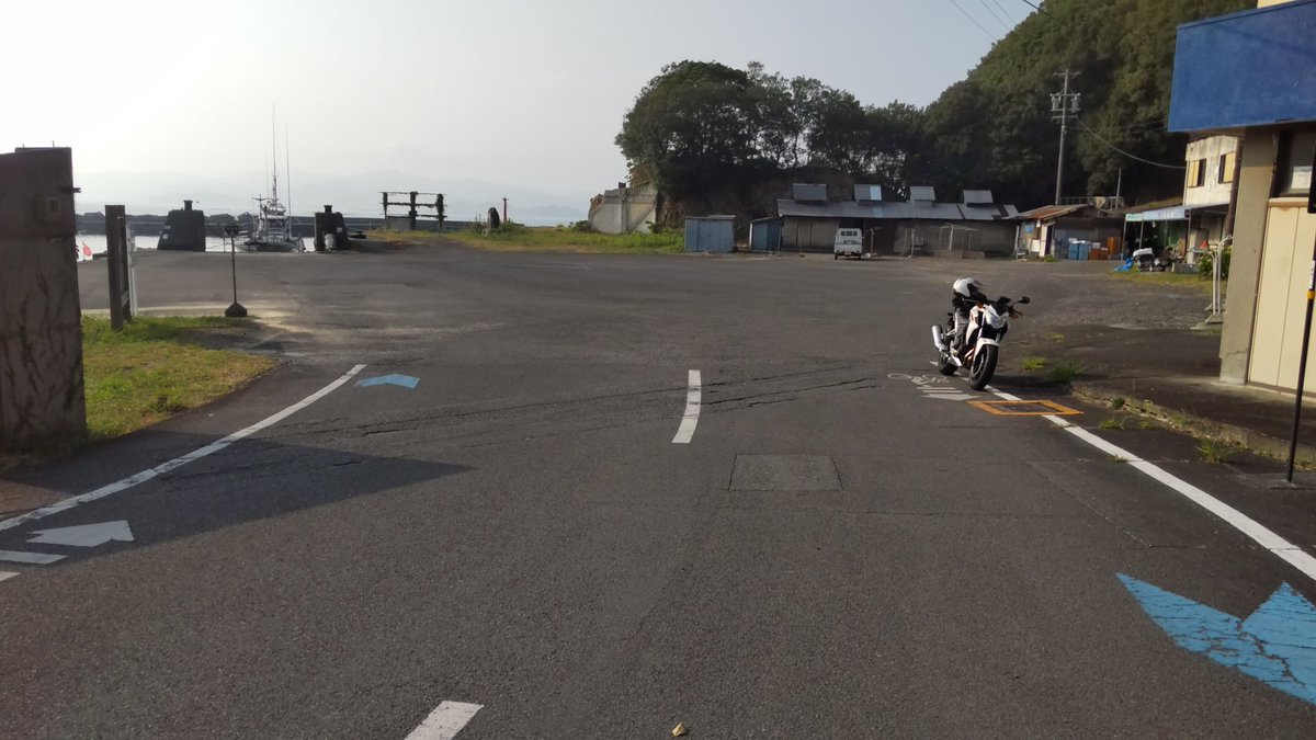hirokunai223's tweet photo. 志摩市に落ち着いた。お疲れ様でした相棒暑かったな俺
ここに来たかったんだR260の御座漁港側 浜島側から15年越しで来たよ
本人が楽しければヨシ！ https://t.co/n70HUKfAHT