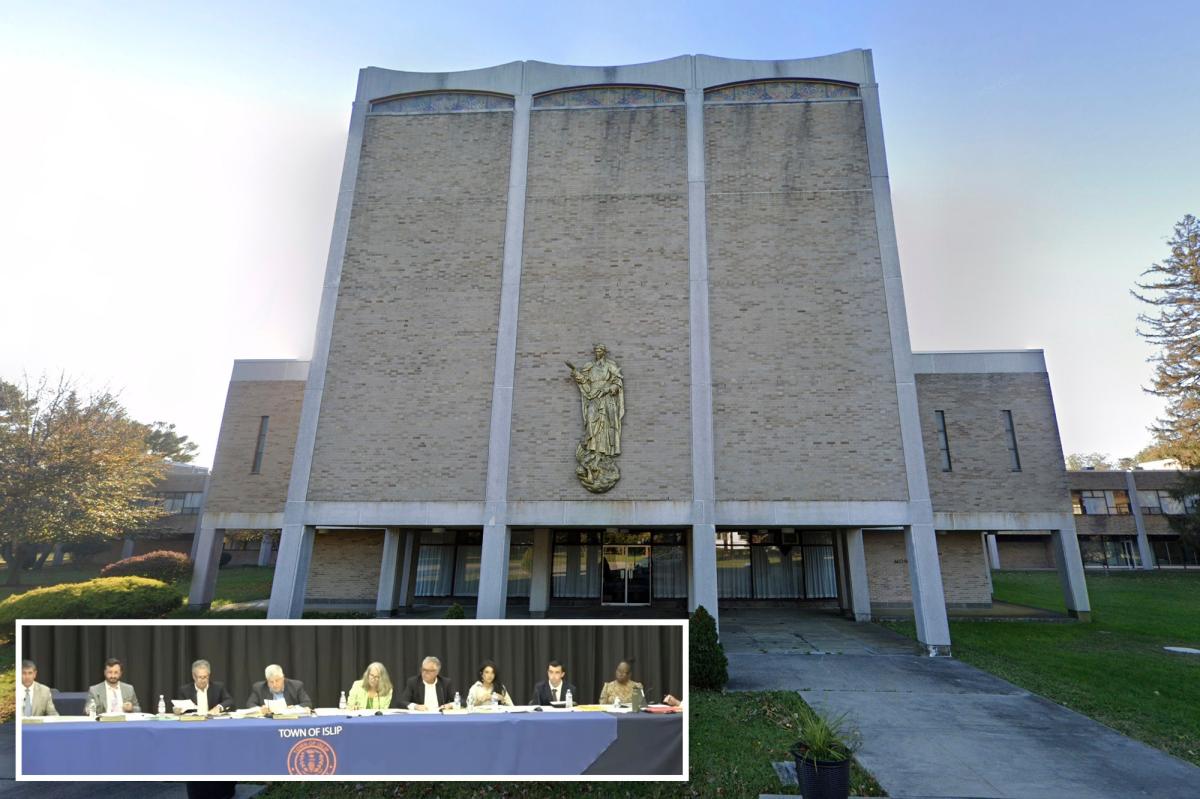 nypost's tweet photo. Long Island residents fume over all-boy, Muslim boarding school in residential neighborhood https://t.co/BkatDPcl43 https://t.co/JnvMVinxAE