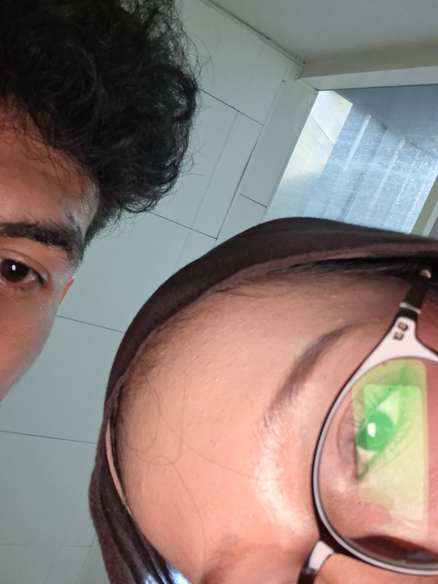 awangbramudaaa's tweet photo. aku foto sama jidat https://t.co/lvez2BS8Zf