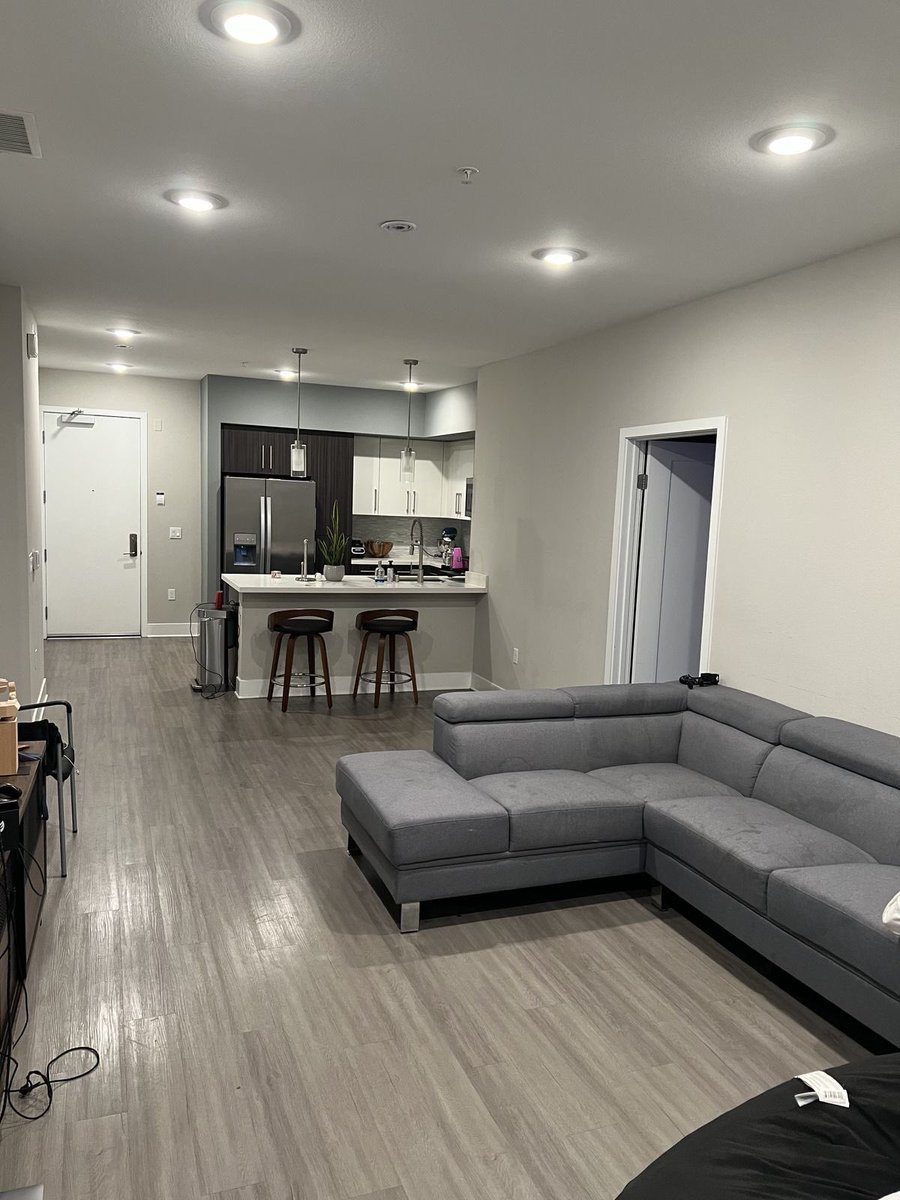 ay01mi2x's tweet photo. Get your snap, TikTok or Pinterest 
Dm for apartment rental 
Ads https://t.co/nAMb0cjC1u