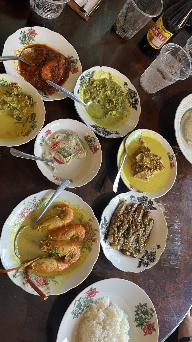 MelGohCNA's tweet photo. Known for their smoked meat dishes, Negeri Sembilan’s cuisine is creamy, fiery and delicious, rooted in Minangkabau traditions.  Lomak indeed 😋 https://t.co/HH9Ct2UbRC