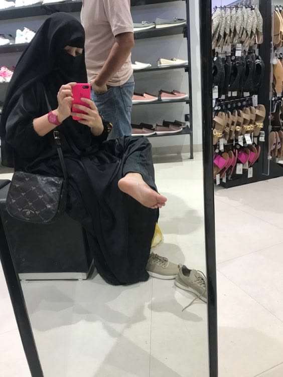 Rnd725's tweet photo. Take this, lick your mistress's feet like a dog. 
#sofia #Mistress https://t.co/fg4ELHYDBt