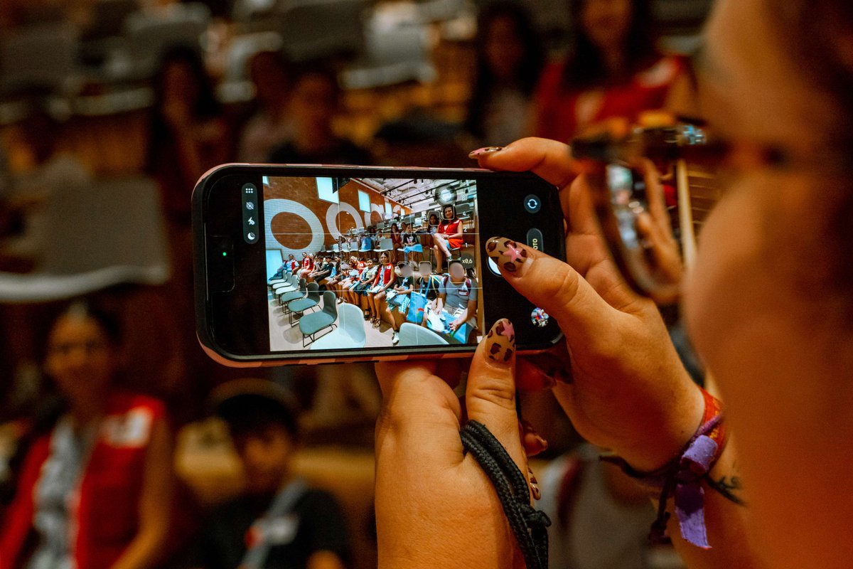 CREMalaga's tweet photo. Menores que atendemos en la escuela de verano de Cruz Roja Juventud en Málaga visitaron de la mano de nuestro voluntariado la sede de Google. Se lo pasaron en grande con la dinámica de Spacetech misión espacial y otras actividades 🥰 https://t.co/5nslFP4lwo