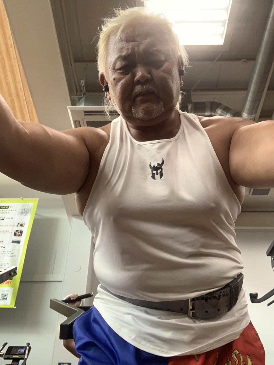 ueda1425's tweet photo. トレーニング🏋️‍♂️終了

スポンサー紹介
株式会社ジキシンユニットハウス運搬施工⭐️憩いの森整骨院⭐️Banトレーニングクラブ⭐️（有）アリスカンパニー⭐️合同会社ネクストエンジニア⭐️三晃株式会社⭐️屋台街より屋⭐️都町金魚⭐️株式会社一城塗装⭐️ワンズハート https://t.co/9eSoks7fZc