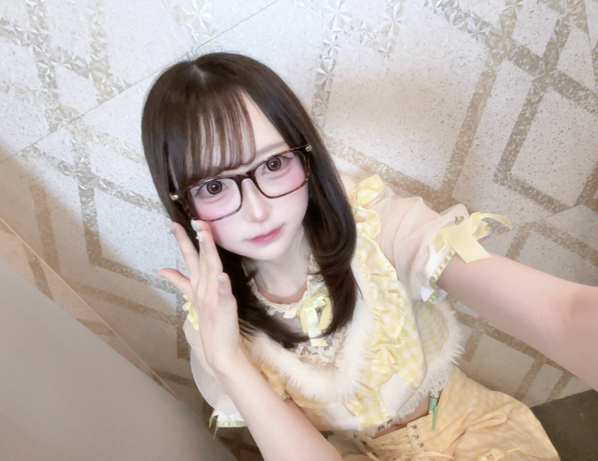 kaede_ramoon's tweet photo. 19-いんです！

華金ですねー！
いっしょに飲みましょう！🍻✨️✨️
女の子5人！🖐🏻

お待ちしてます！

#愛知 #名古屋 #栄 #錦 #コンカフェ #ガールズバー #ガルバ https://t.co/ATI1JG0yIM