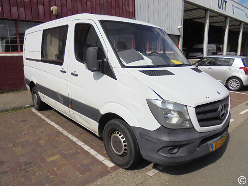 puperbv's tweet photo. Internetveiling Mercedes Benz Sprinter, kenteken: VJ-402-P. Startbod 250 euro.
https://t.co/spOR7YSwEf https://t.co/7oH9a2HaPI
