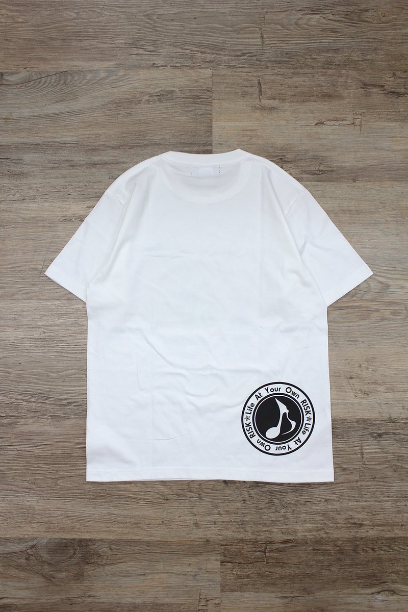 RISK_official's tweet photo. 【ALLAROUND×RISK】
CP1919 BAMBI(TYPE-B:ベタ)S/S tee
サイズ:S・M・L・XL・XXL
(TYPE-A:LINE)に比べてBAMBIがより目立つデザインです
ONLINE→https://t.co/IlYxfynx6H
#allaround #lifeatyourownrisk #下北沢risk #risk https://t.co/18yFBWM2g1