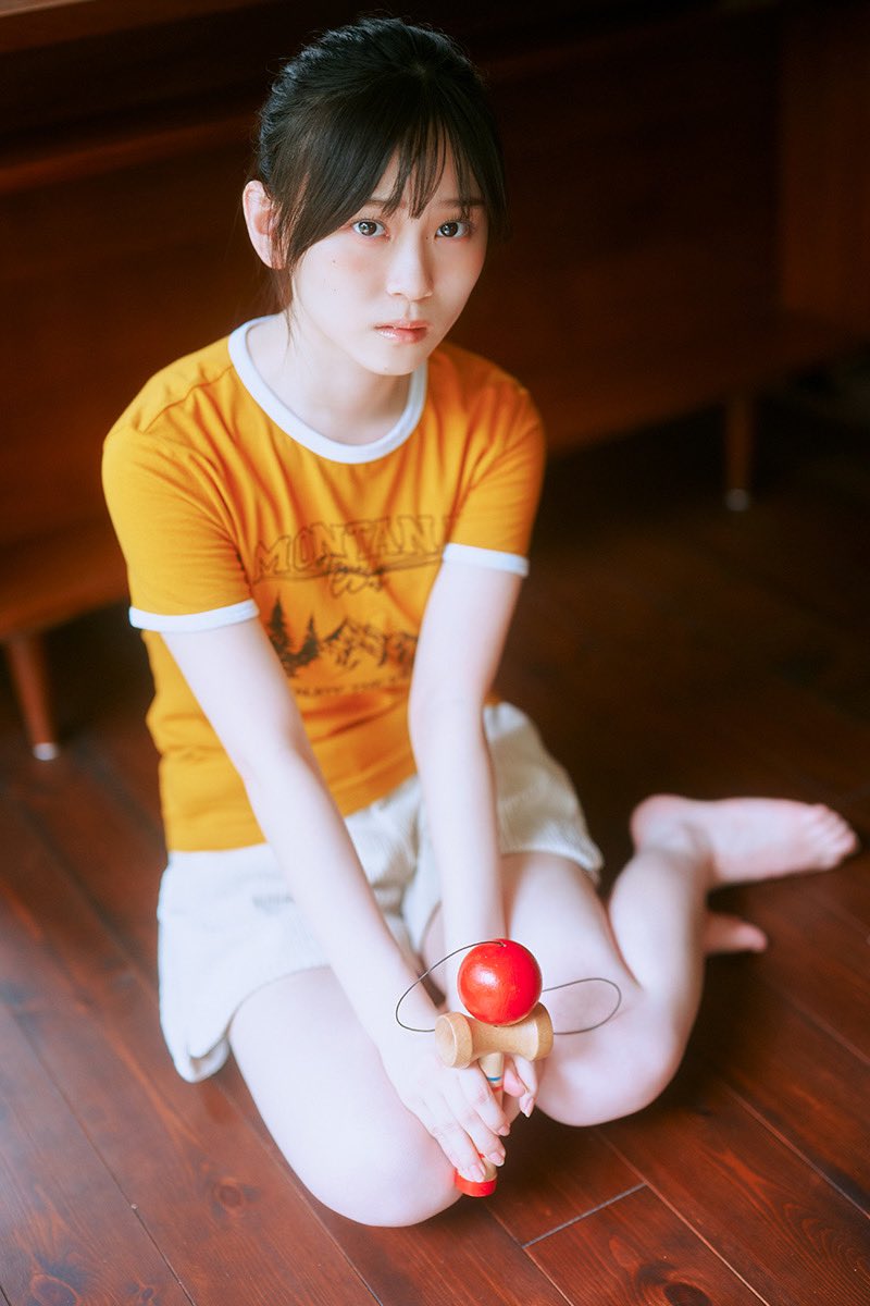 7aoko46's tweet photo. 素足のしーちゃん

＃山下瞳月
#櫻ちゃんを愛でる会 https://t.co/SiSFWBFNFX