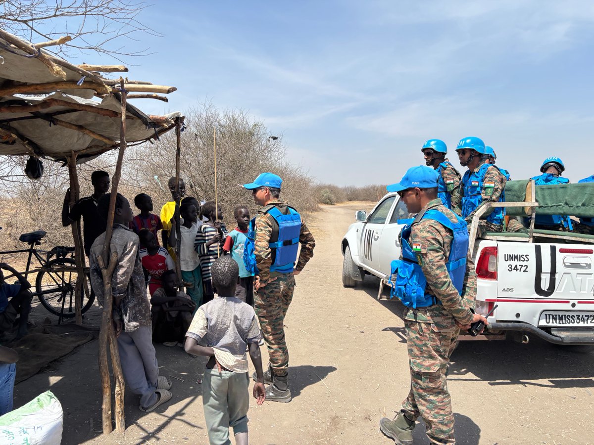 unmissmedia's tweet photo. To strengthen protection of civilians, #UNMISS #Indian 🇮🇳 peacekeepers patrolled Malakal, Kodok and Renk, #SouthSudan 🇸🇸, building trust and confidence through intense engagement with residents, traders, youth, community leaders, local authorities and displaced families. The patrols provided a safe space for people to share their concerns and work together to find shared solutions with support from the Blue Helmets.
#A4P #InvestInPeace