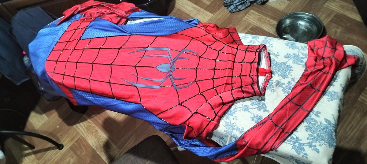 Kogei_Man's tweet photo. Dead account (i know)
But Spider-Man brand new day is coming out next week! And it just happened to be a holiday.
Pretty excited about it so I'm working on the cosplay
Puff painting is めんどくさい https://t.co/FlpXH0vZle