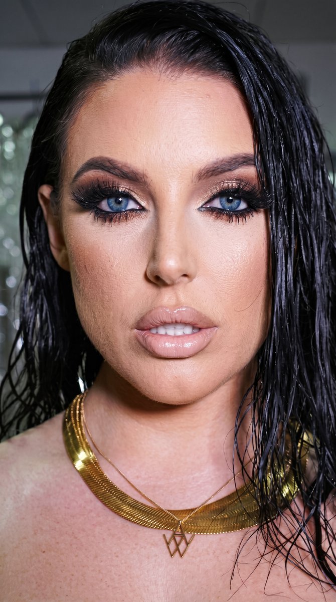 UHQ_TWEETS's tweet photo. Angela White https://t.co/4Xmv5h39nw