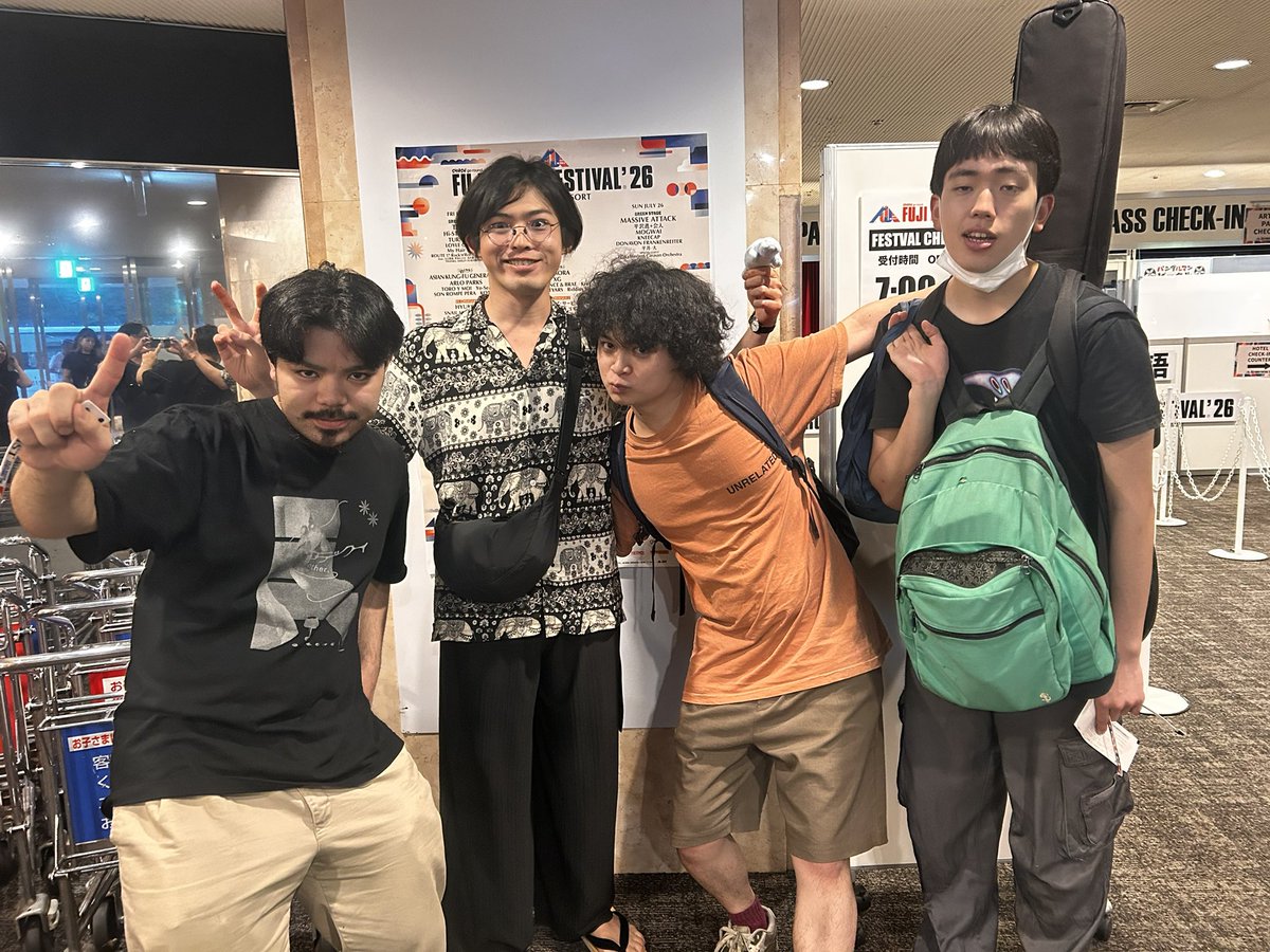 タデクイ tweet media