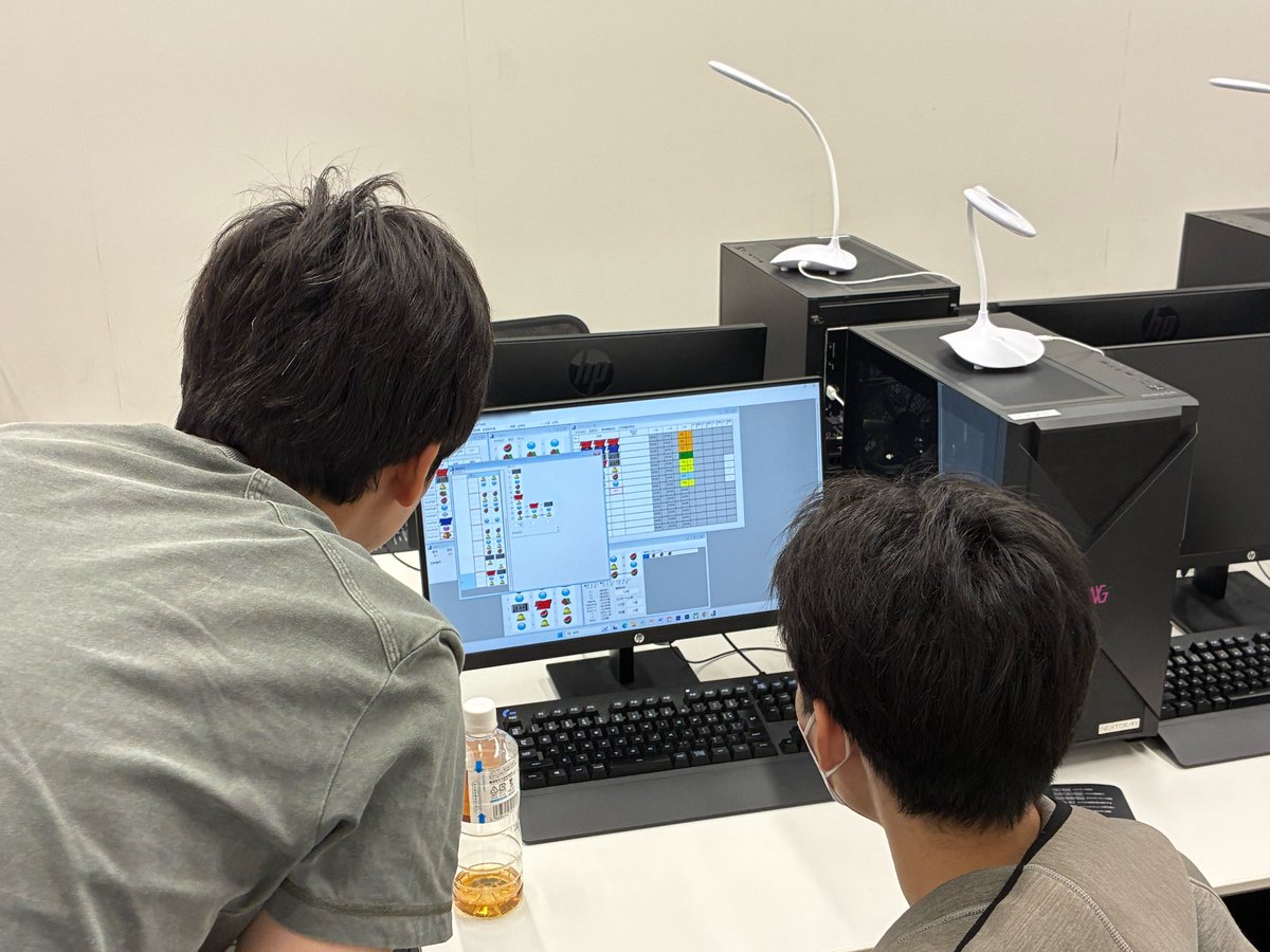 GandE_school's tweet photo. 「リール配列制作体験」の実施報告です❗️

今回ご参加いただいた方は、
普段からAタイプ機種をご遊技されている方で、
リーチ目作成を目指して楽しそうに取り組まれていました😆

出目にこだわりのある方にとって楽しい内容となっておりますので、ご興味のある方はぜひお申し込みください！

#スマスロ https://t.co/5fRDprAYJc