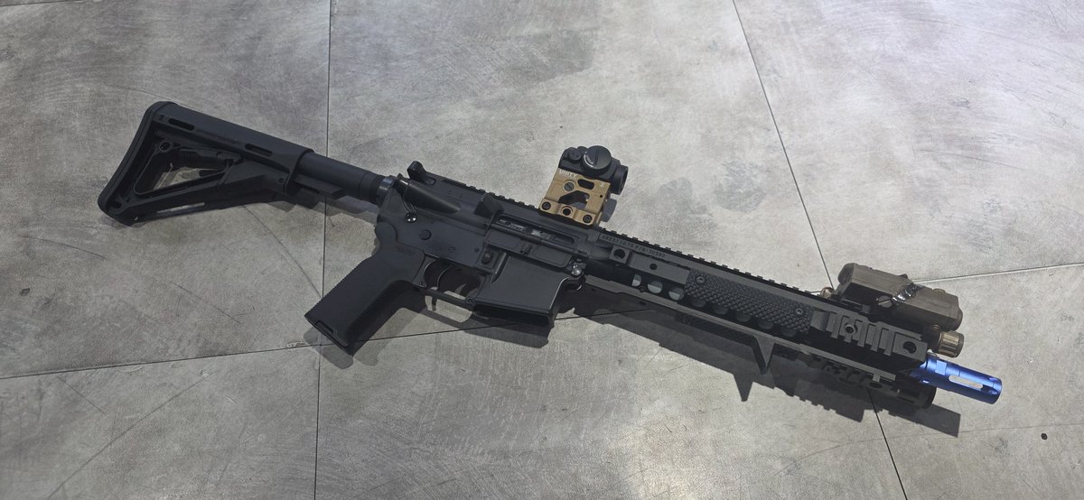Hisora_Airsoft's tweet photo. 似てるかな https://t.co/2H0nhdonEO