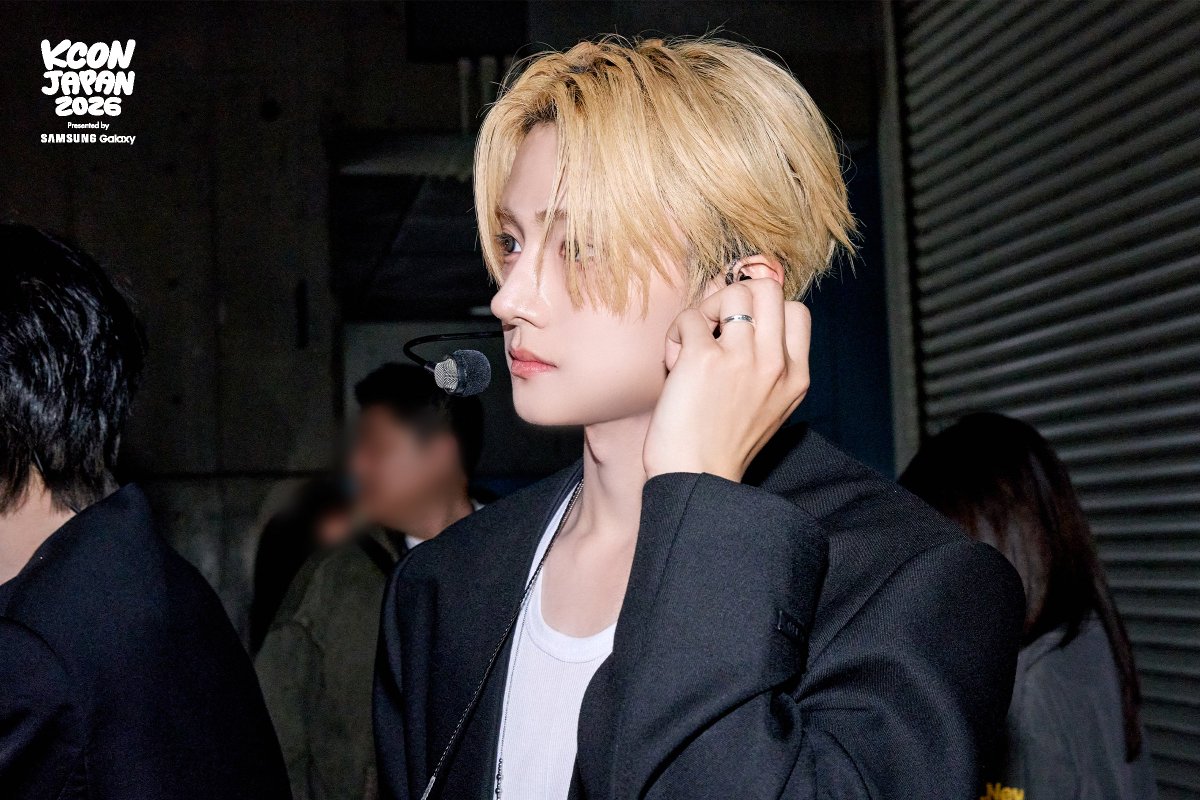 kconjapan's tweet photo. [#KCONJAPAN2026] PHOTO DUMP : BACKSTAGE

POV: You somehow got backstage at KCON. 
Random moments, favorite memories, and everything in between!

📸 #ALPHADRIVEONE 

*𝘈𝘭𝘭 𝘤𝘰𝘯𝘵𝘦𝘯𝘵 𝘢𝘳𝘦 𝘳𝘶𝘯 𝘢𝘤𝘤𝘰𝘳𝘥𝘪𝘯𝘨 𝘵𝘰 𝘢𝘳𝘵𝘪𝘴𝘵 𝘢𝘯𝘥 𝘰𝘯-𝘴𝘪𝘵𝘦 𝘤𝘰𝘯𝘥𝘪𝘵𝘪𝘰𝘯𝘴.

-
KCON JAPAN 2026 
MAY 8-10 
Makuhari Messe 

Let's #KCON