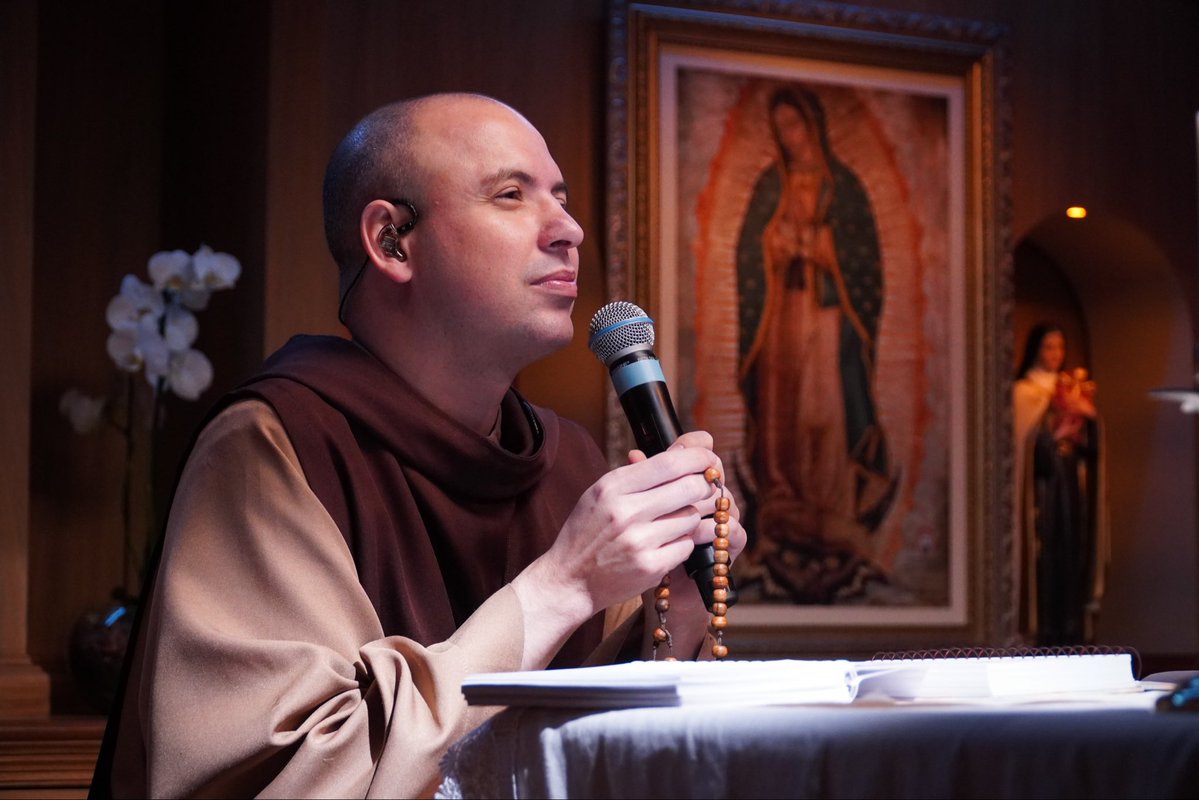 FreiGilsonCMES's tweet photo. Que alegria rezar o Santo Rosário com você em mais uma sexta-feira! 🙏

Foi maravilhoso! O meu coração se alegra por rezar com vocês, a nossa família de oração, mais uma vez.

Até sexta-feira que vem, se Deus quiser!

Agora me conta aqui nos comentários: qual foi o momento que mais te marcou no Rosário de hoje?