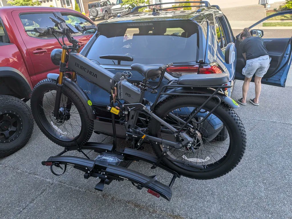 BurchdaBikes's tweet photo. "Lots of torque on hills. Plenty fast."

That's exactly what one of our R5 PRO riders said after putting it to work.

Thanks for sharing your experience and photos with the community! 👊

⭐ Review by Mo
#Burchdabikes #commuting #ElectricBike #FatTireEBike https://t.co/Wc7MyeTLB7