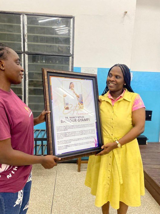 Voice_of_Legon's tweet photo. 🚨Dr. Nancy Myles Gyamfi is a lecturer of Philosophy at the University of Ghana.

She earned a first-class honors degree in B.A. Philosophy. All her students adore her.

“Don’t worry, you’ll do fine”.❤️ https://t.co/tzLVbkRSDa