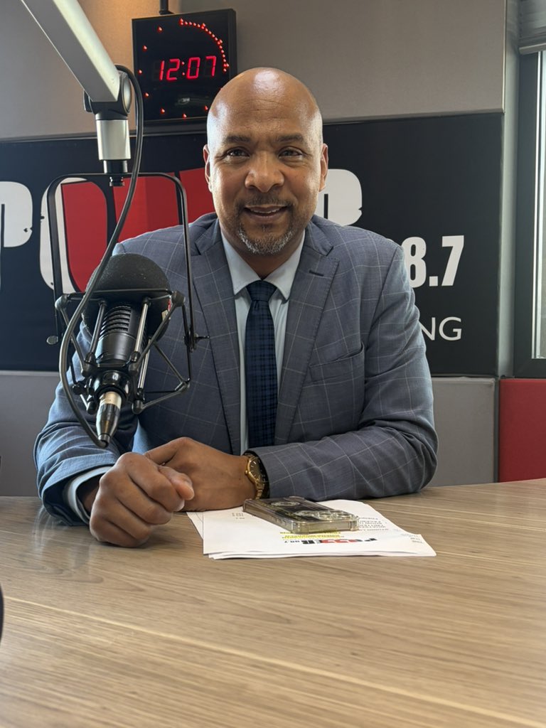 Powerfm987's tweet photo. It's Lunch time…

Good afternoon and welcome to #POWERLunch with @MararaMoabelo _until 15:00.

Get in touch with us throughout the show.

☎️: 0861 987 000
📲: 083 303 7093 
📺: DSTV Channel https://t.co/2zpfJGWfvz