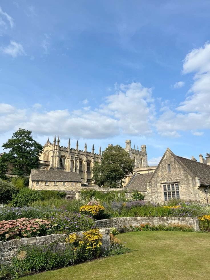 echoesofworld's tweet photo. Oxford, England https://t.co/wKzWbJ0xve