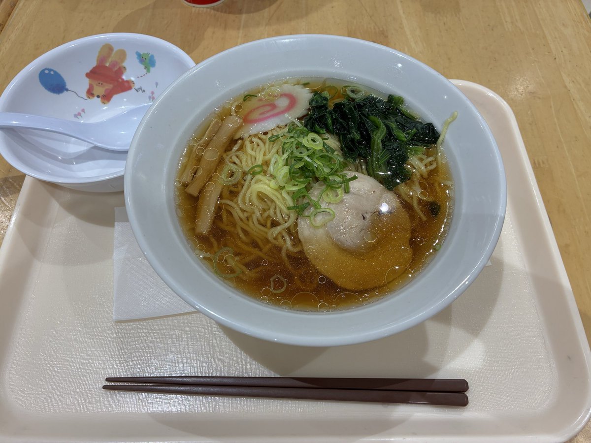 kanitamadan's tweet photo. メチャクチャ久しぶりにポッポのラーメン食べた！！
シンプルな醤油ラーメンで美味しい😋
懐かしい味…。どこのヨーカドーでも食べれたのに今や絶滅危惧種に😭

＃イトーヨーカドー
＃ラーメン https://t.co/87XK7plW8s