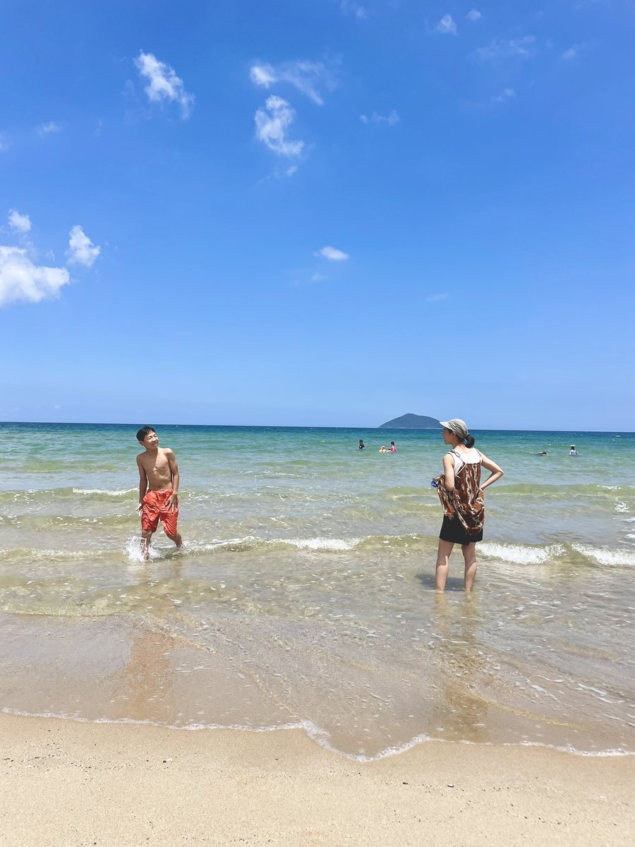 pal_sauna2022's tweet photo. #SHCJ 翌日ヘルパーを務めてくれた2人(yasco.息子)とyascoの✈️時間まで海へ。
yascoを見送り✈️
車泊(暑かったー🥹)
本日、息子が熊本の高校へ2泊3日の体験入学へ!
さてと自分へのフィードバックタイムへ🌿 https://t.co/qMBEZqQG3d