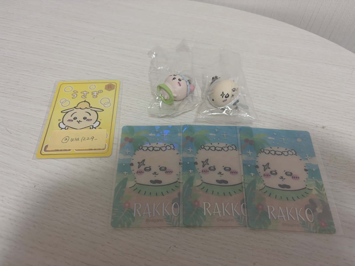 usa1229_'s tweet photo. ちいかわ 特典 チャームミニフィギュア めじるし クリアカード 交換

譲　ラッコ　古本屋

求　うさぎ (めじるし・カードどちらも)
　　
カードは2：1 ◎
また、うさぎめじるし : ラッコめじるしとカードでも可能です！

郵送希望📮
大変難しいと思いますが、条件合う方よろしくお願いいたします😭 https://t.co/vztOPStKr7