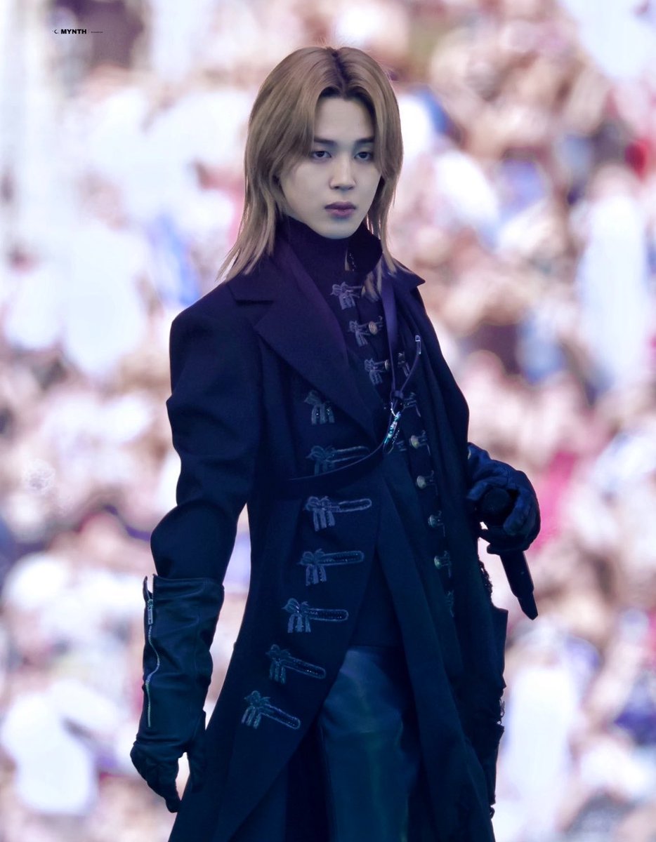 servcuntmin's tweet photo. back in my days before this jimin this was the ultimate prince jimin look https://t.co/Envx0srrrH