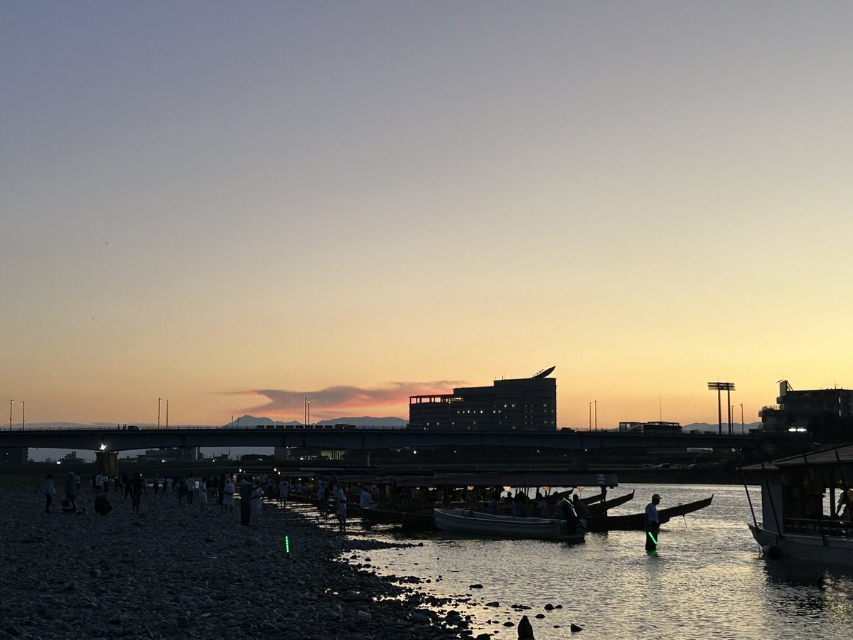 owl0303's tweet photo. 今日の夕焼け
#長良川の景色

#7月24日
今日は何の日

劇画の日
地蔵盆
卒業アルバムの日 https://t.co/Wk5UEgKkMi