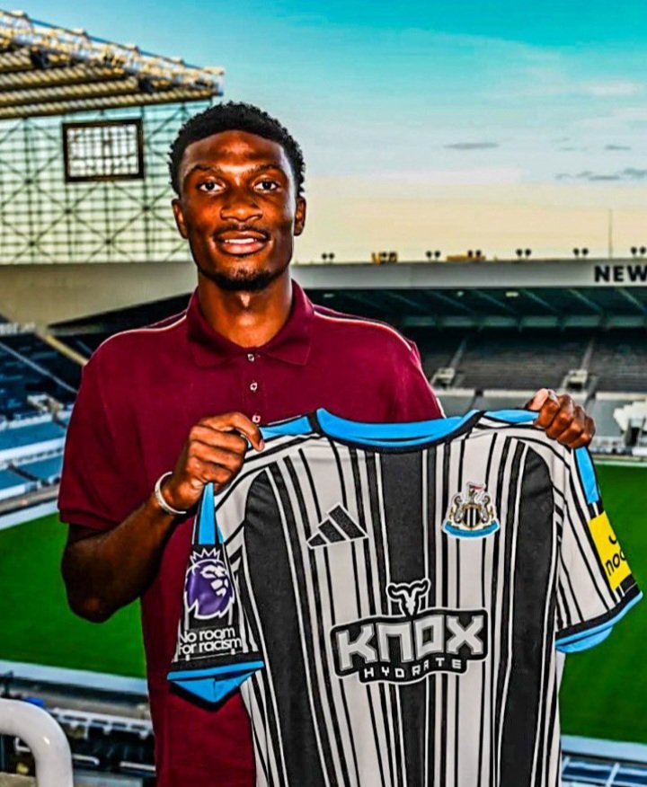 innocentbou1's tweet photo. 🚨🇫🇷 𝐎𝐅𝐅𝐈𝐂𝐈𝐀𝐋 | Newcastle have signed Aladji Bamba (20) from Monaco! €41m package for the defensive midfielder. ⚫️⚪️ https://t.co/P3KovNsd91