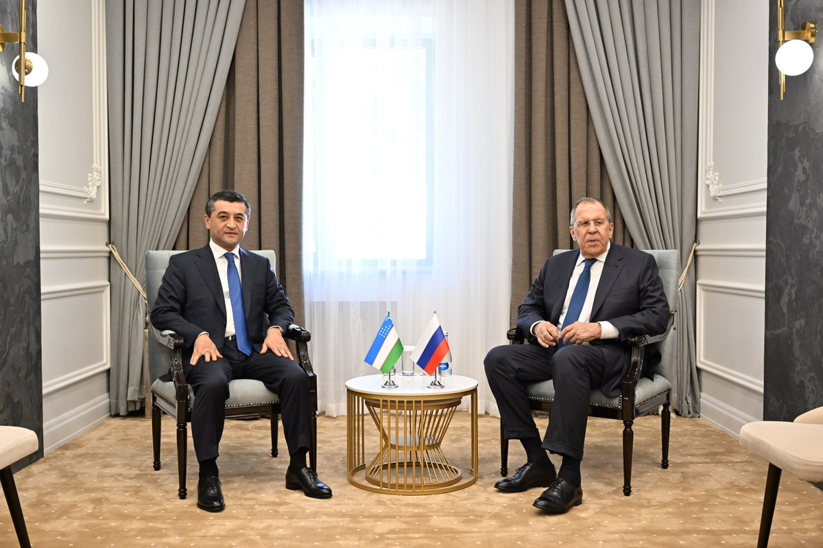 FM_Saidov's tweet photo. On the sidelines of the SCO Council of Foreign Ministers meeting, we held a substantive meeting with H.E. Sergey Lavrov, Minister of Foreign Affairs of the #Russian Federation.

Particularly noted the strong momentum in the strategic partnership and allied relations between #Uzbekistan and #Russia. The active and trust-based dialogue between our Leaders provides a solid foundation for the consistent development of cooperation across all areas.

Special attention was paid to the timely and full implementation of agreements reached at the highest level, further expansion of trade, economic and interregional ties, as well as the intensification of cultural and humanitarian exchanges.

Also exchanged views on current regional and international issues and reaffirmed our readiness to continue close cooperation within the #SCO, #CIS, #UN and other multilateral frameworks.

@mfa_russia
@uzbekmfa

***

ShHT Tashqi ishlar vazirlari kengashi yigʻilishi doirasida Rossiya Federatsiyasi tashqi ishlar vaziri Sergey Lavrov Janobi Oliylari bilan mazmunli uchrashuv oʻtkazdik.

Oʻzbekiston va Rossiya oʻrtasidagi strategik sheriklik va ittifoqchilik munosabatlarining yuksak surʼatini alohida qayd etdik. Davlatlarimiz Rahbarlari oʻrtasidagi faol va ishonchli muloqot barcha yoʻnalishlardagi hamkorlikni izchil rivojlantirish uchun mustahkam asos boʻlib xizmat qilmoqda.

Oliy darajada erishilgan kelishuvlarning oʻz vaqtida va toʻliq amalga oshirilishi, savdo-iqtisodiy va hududlararo aloqalarni yanada kengaytirish, shuningdek, madaniy-gumanitar almashinuvlarni faollashtirish masalalariga alohida eʼtibor qaratdik.

Shuningdek, dolzarb mintaqaviy va xalqaro masalalar yuzasidan fikr almashdik hamda ShHT, MDH, BMT va boshqa koʻp tomonlama tuzilmalar doirasida yaqin hamkorlikni davom ettirishga tayyor ekanimizni tasdiqladik.