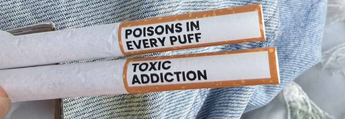 Enmanquedeclope's tweet photo. Elles sont hyper cunty cunta style les clopes ici #smokeless https://t.co/K3NBSKG16H