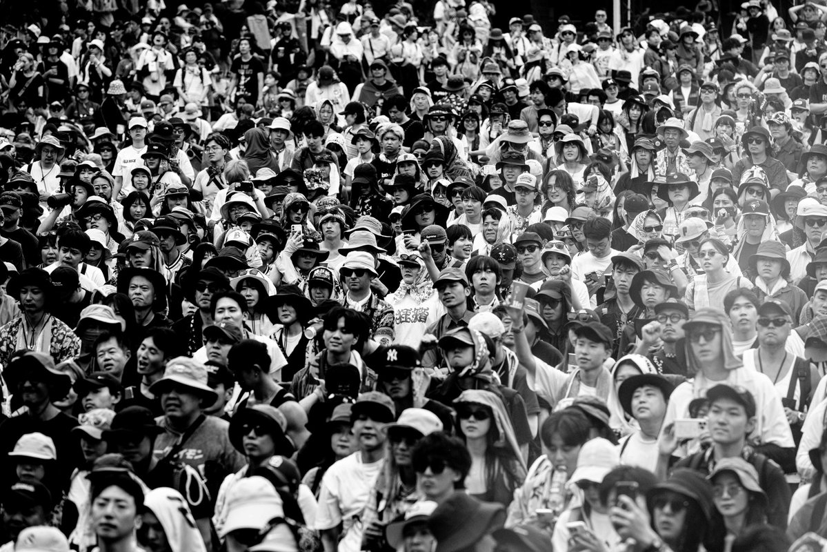 KOTORI_band's tweet photo. 𝐓𝐇𝐀𝐍𝐊 𝐘𝐎𝐔 𝐅𝐔𝐉𝐈 𝐑𝐎𝐂𝐊!!!!
@fujirock_jp 

-SET LIST-
1. SKY
2. Ghost
3. 秘密
4. Heartbeat
5. Bluemoment
6. REVIVAL
7. 羽
8. We Are The Future
9. Masterpiece
10. 素晴らしい世界
11. GOLD

本日のセットリストのプレイリストを公開🎧
https://t.co/TWym9ZVtdR

Photo by 藤川正典

#fujirock 
#KOTORI