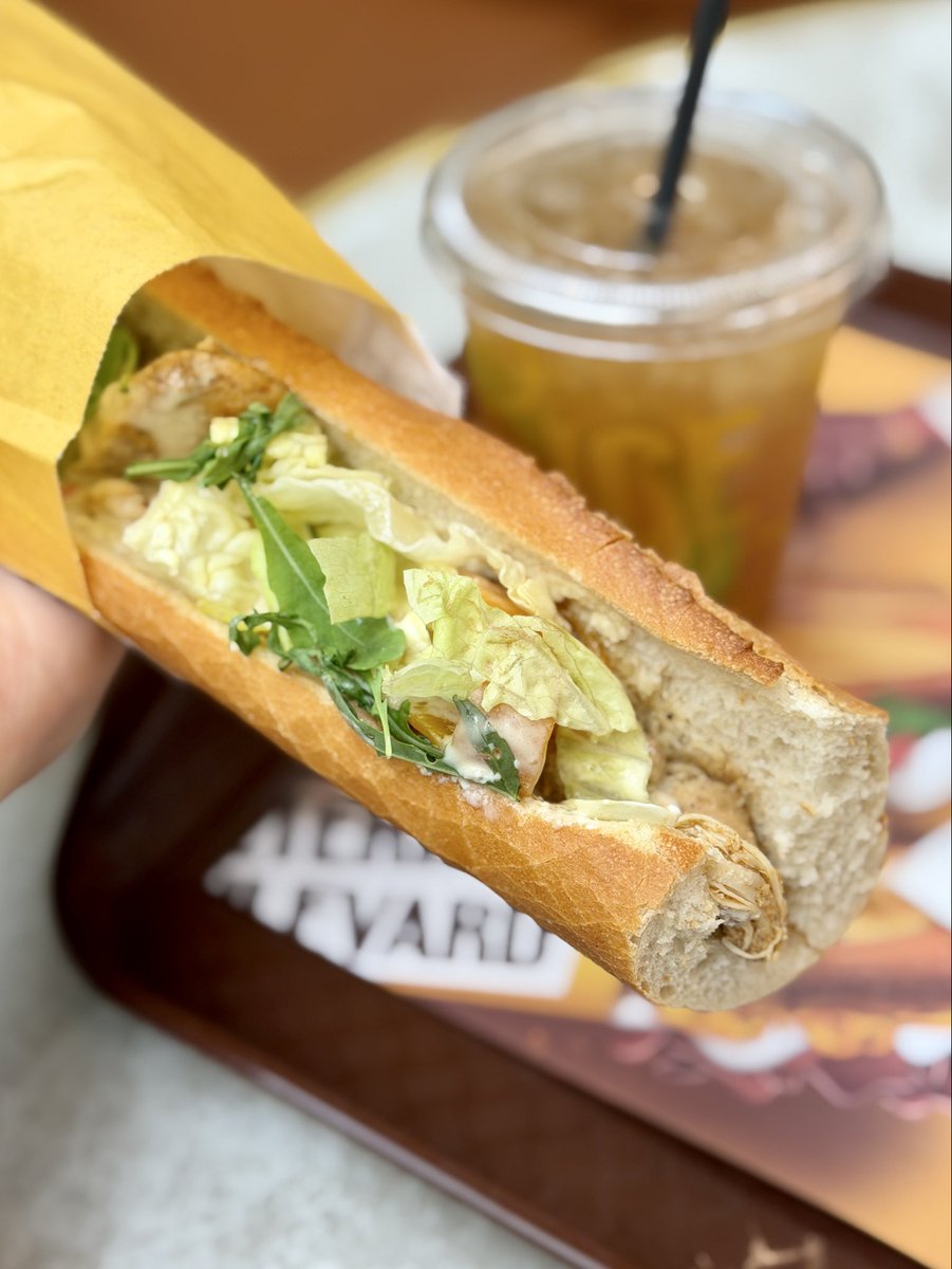 CzechPlease's tweet photo. Bageterie Boulevard has a Greek menu for summer. Pork gyros, tzatziki, marinated, eggplant &amp; feta spread for 169 Kč was the winner. Grilled chicken, honey-lemon dressing, feta &amp; salad for 159 Kč was nice. Great ice tea but you gotta ask for ice! Better choices than McD, BK &amp; KFC https://t.co/PdTyTeqnWQ