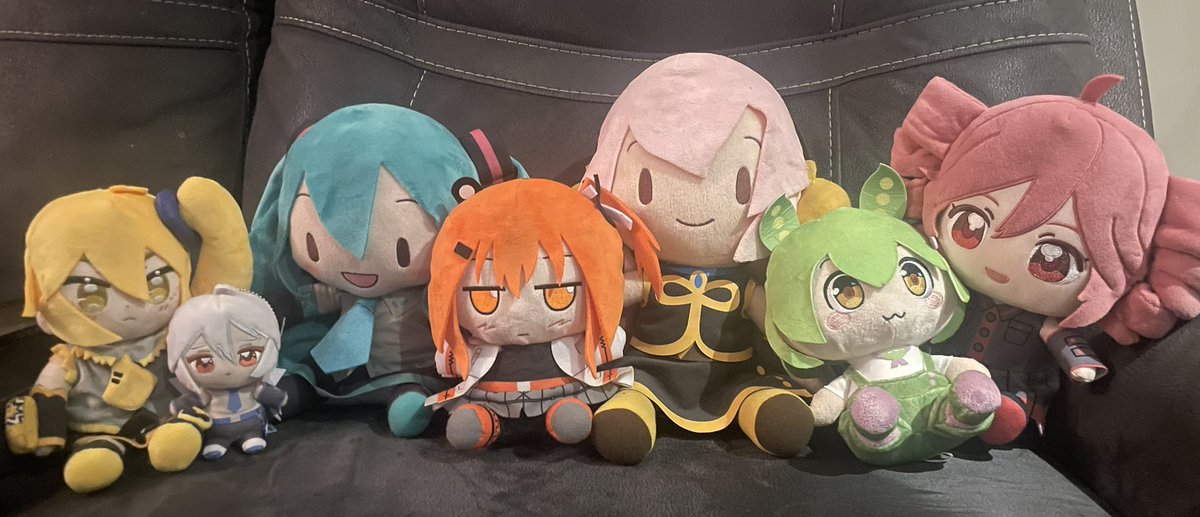 itz_xen0n's tweet photo. Updated group photo https://t.co/zoJ0PwwYWy