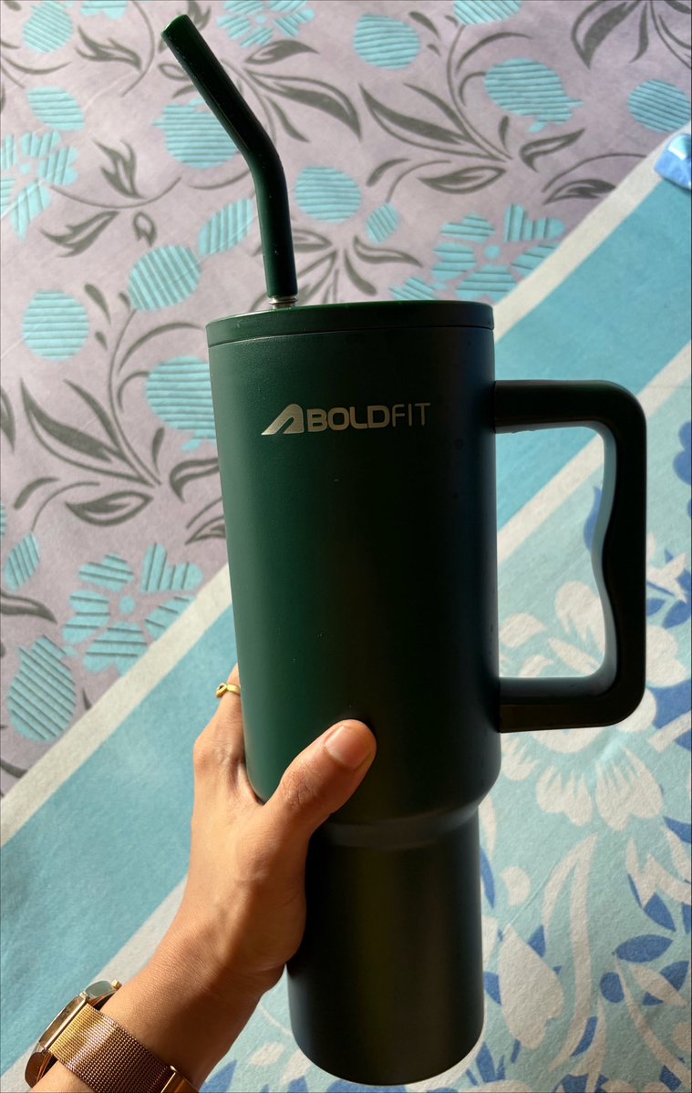 BeingunrealSam's tweet photo. Didn't think it's feasible to buy a Stanley, so bought this @Boldfit_India 's tumbler instead. Just wondering if the water from this tumbler will keep me equally hydrated as a Stanley. https://t.co/29Ol0wzW1V